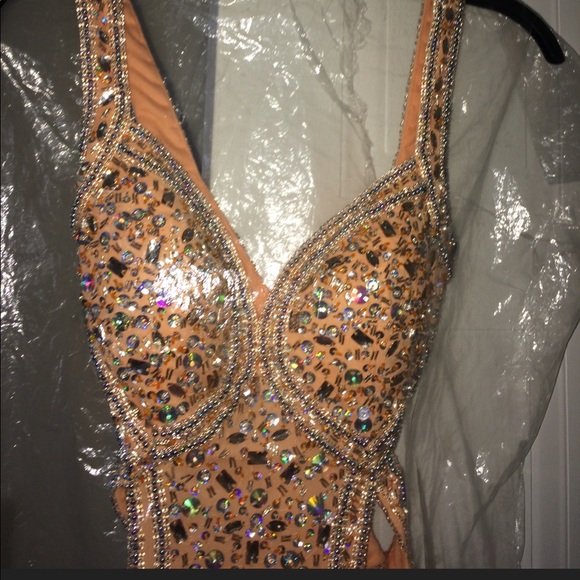 Prom dress - Picture 2 of 5